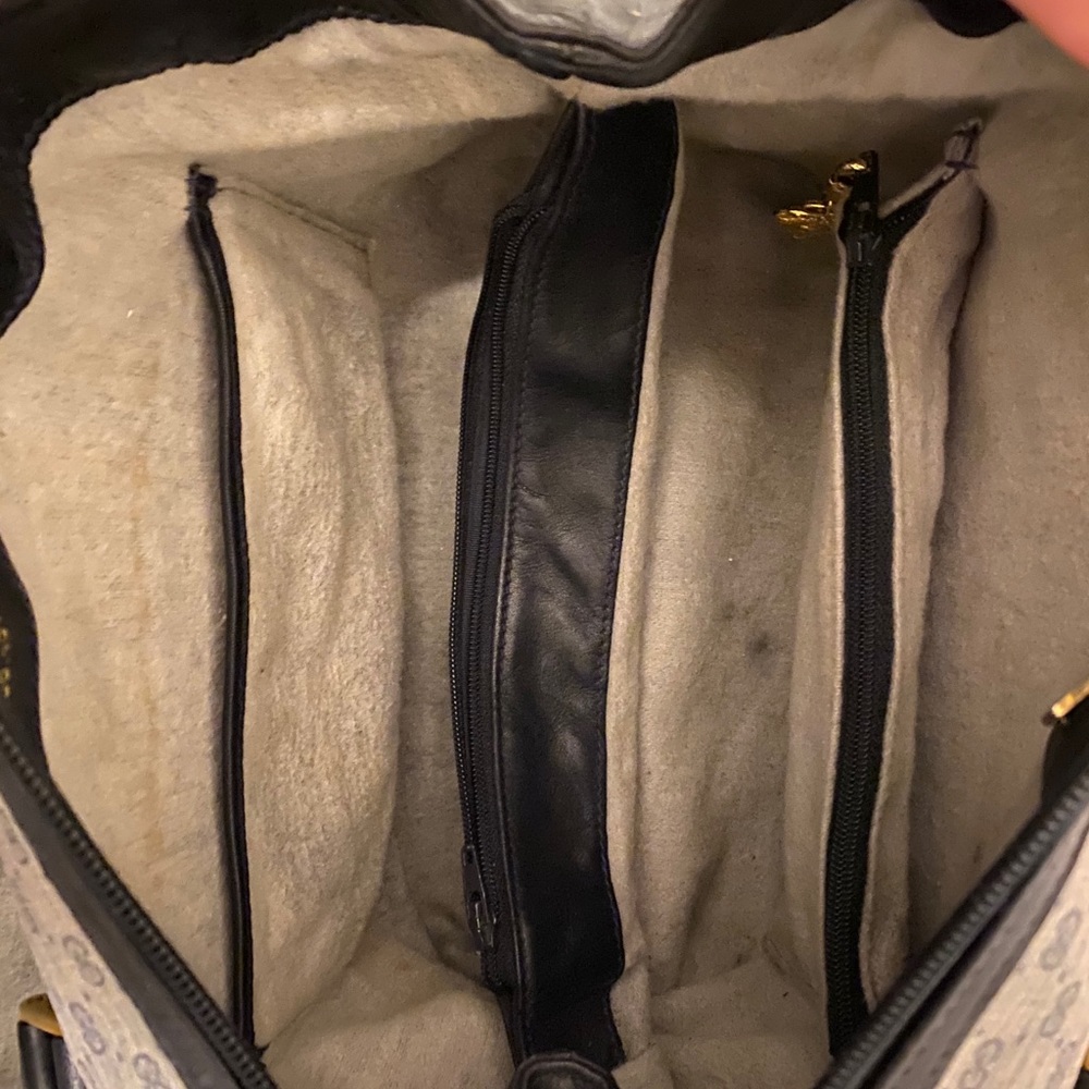 Authentic 80’s Vintage GUCCI Micro GG Bag in Navy - Picture 16 of 16